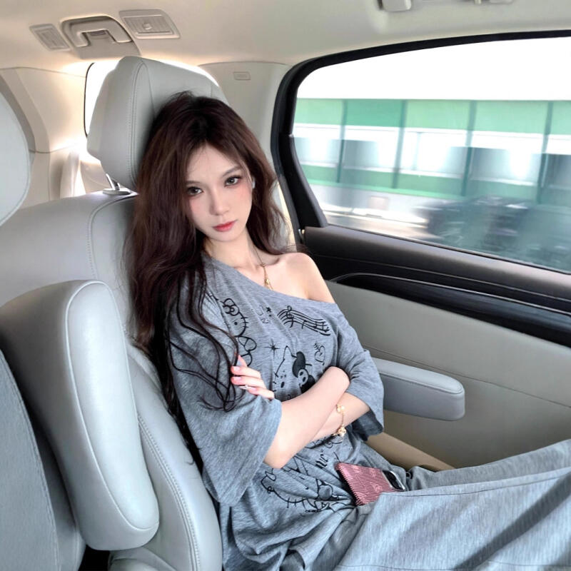 Blouse Off Shoulder - Blus Pelindung Sinar Matahari Hello Kitty