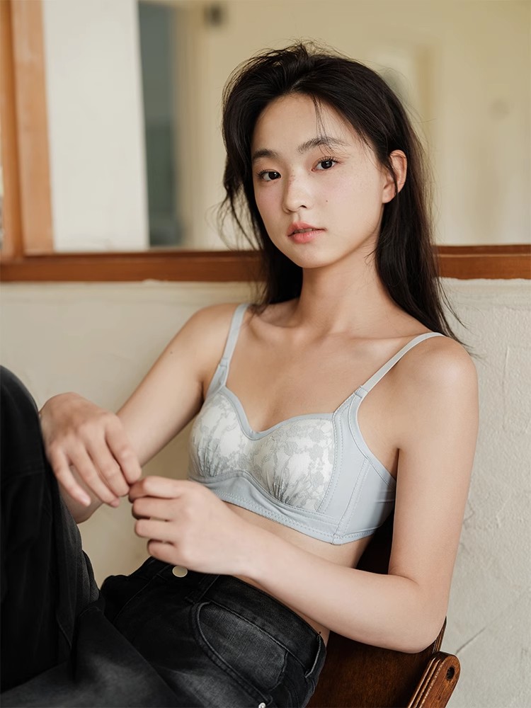 Bralette Sekolah Tanpa Kawat M - Bralette Triangle Set ulasan dan harga