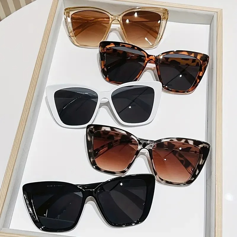 5 Buah Kacamata Hitam Cat-Eye  - Sunglasses Cat Eye ulasan dan harga