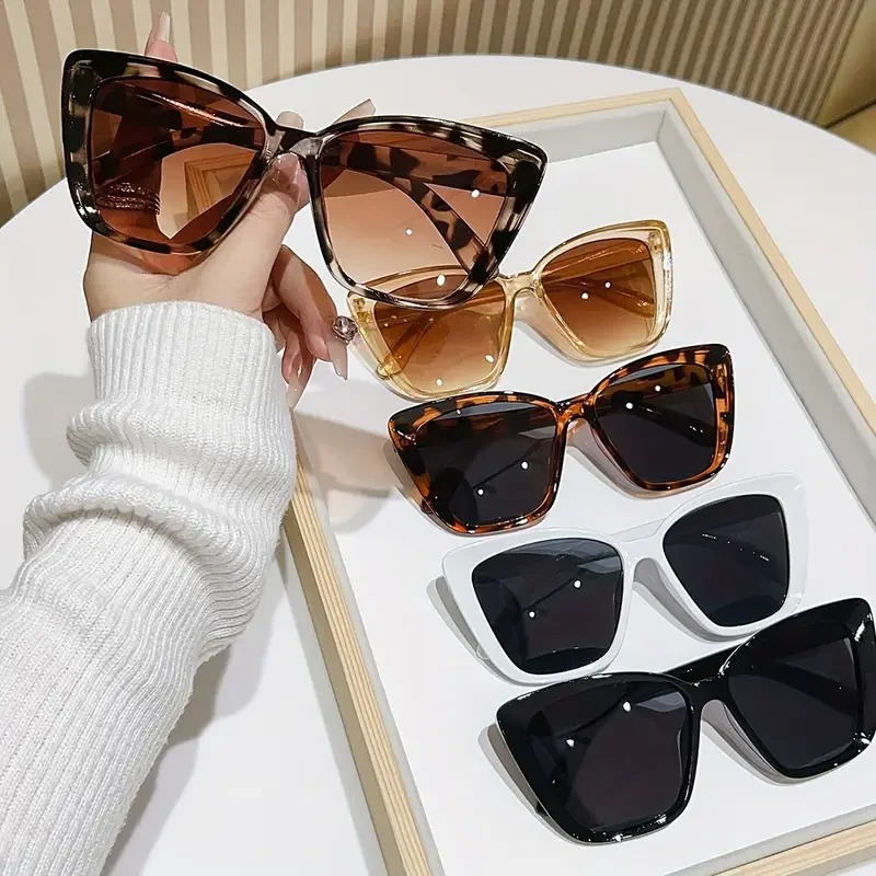 5 Buah Kacamata Hitam Cat-Eye  - Sunglasses Cat Eye ulasan dan harga